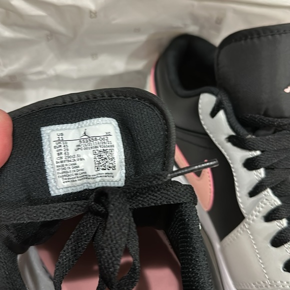 Air Jordan 1 Low- M 11 - worn inside once! No flaws. Black, grey, pink, white - Picture 8 of 12